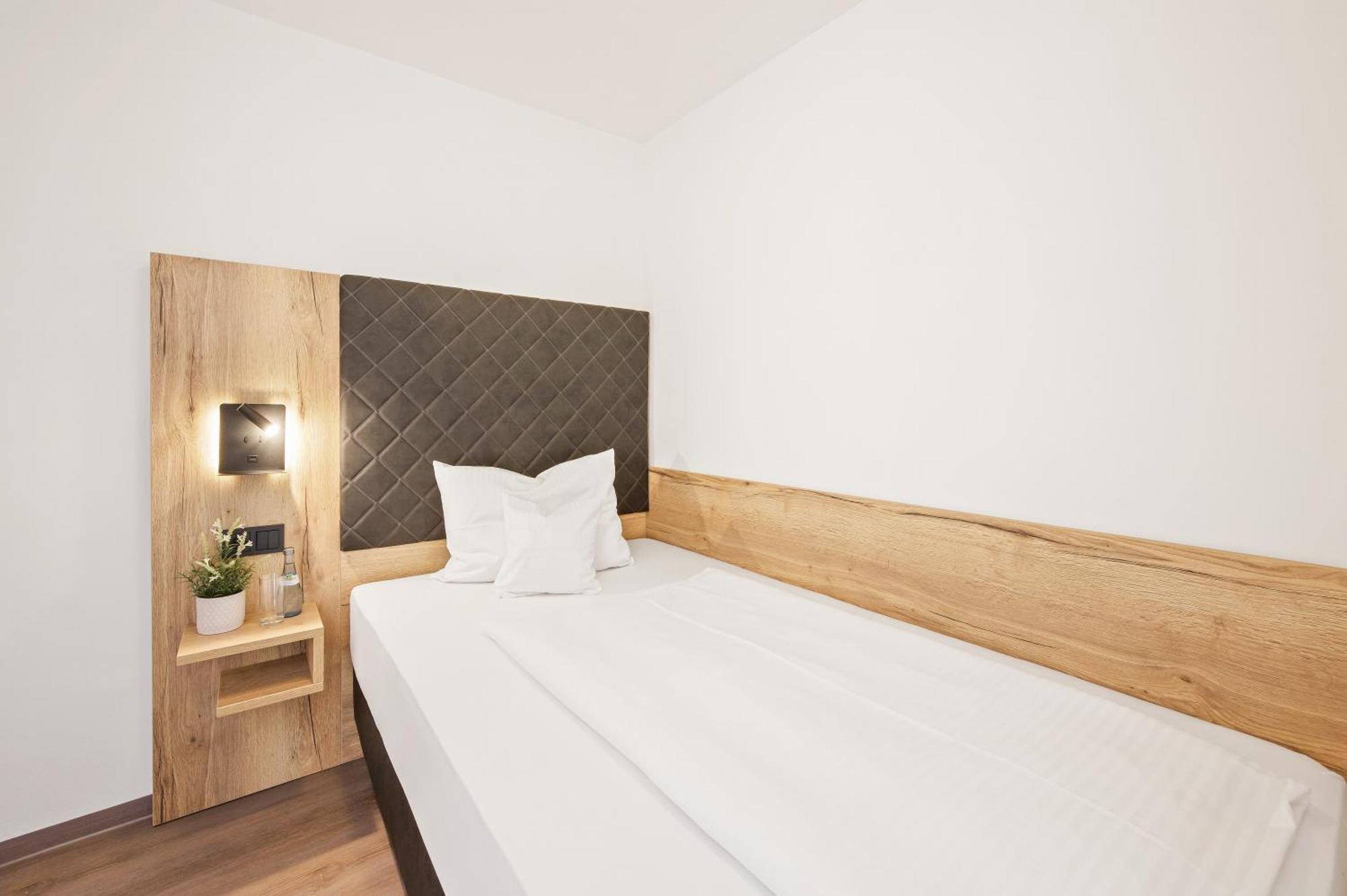 Best Western Hotel Favorit Ludwigsburg Bagian luar foto