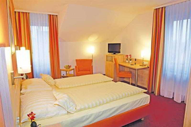 Best Western Hotel Favorit Ludwigsburg Bagian luar foto